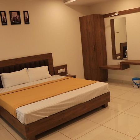 Hotel Viraj Residency Bhuj Ngoại thất bức ảnh