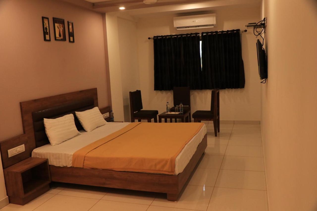 Hotel Viraj Residency Bhuj Ngoại thất bức ảnh