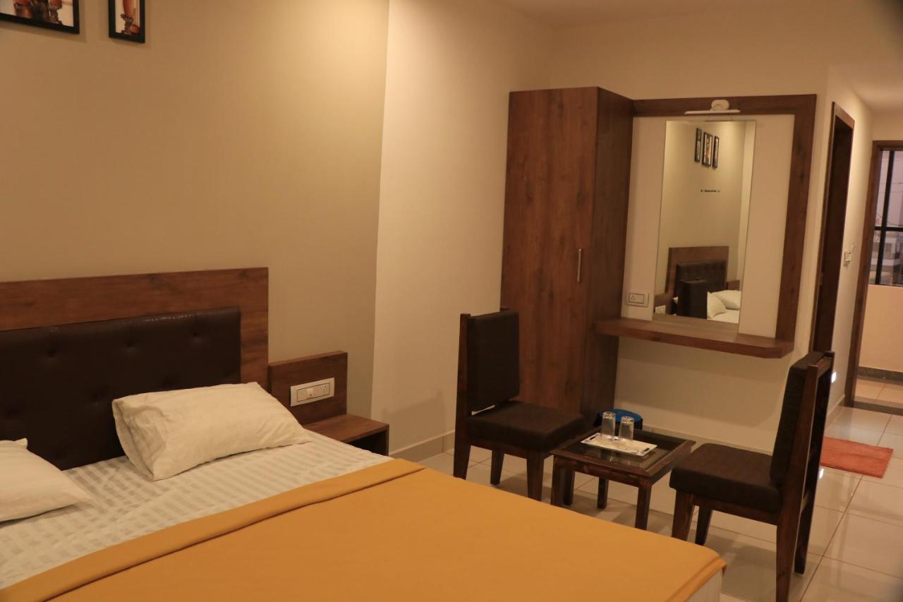 Hotel Viraj Residency Bhuj Ngoại thất bức ảnh