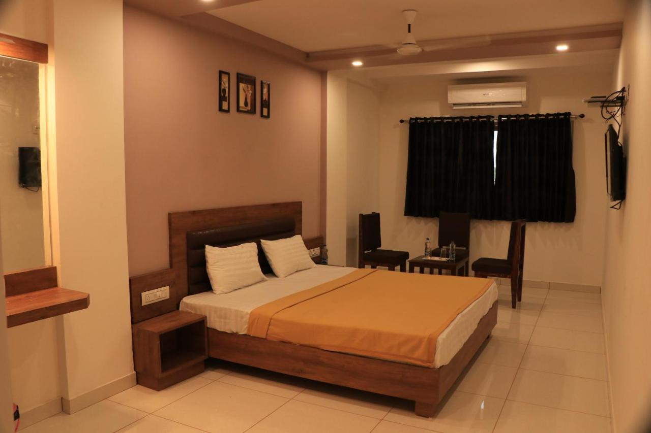 Hotel Viraj Residency Bhuj Ngoại thất bức ảnh