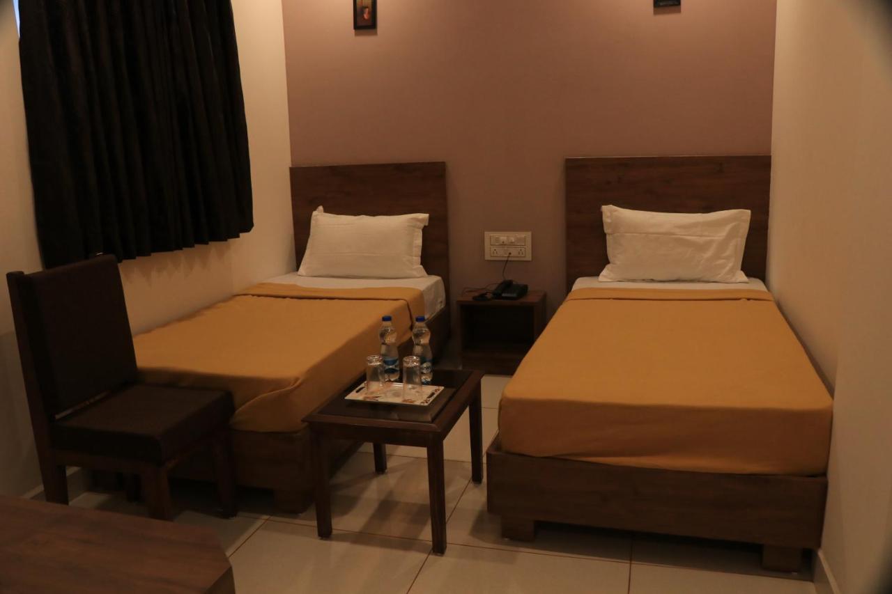 Hotel Viraj Residency Bhuj Ngoại thất bức ảnh
