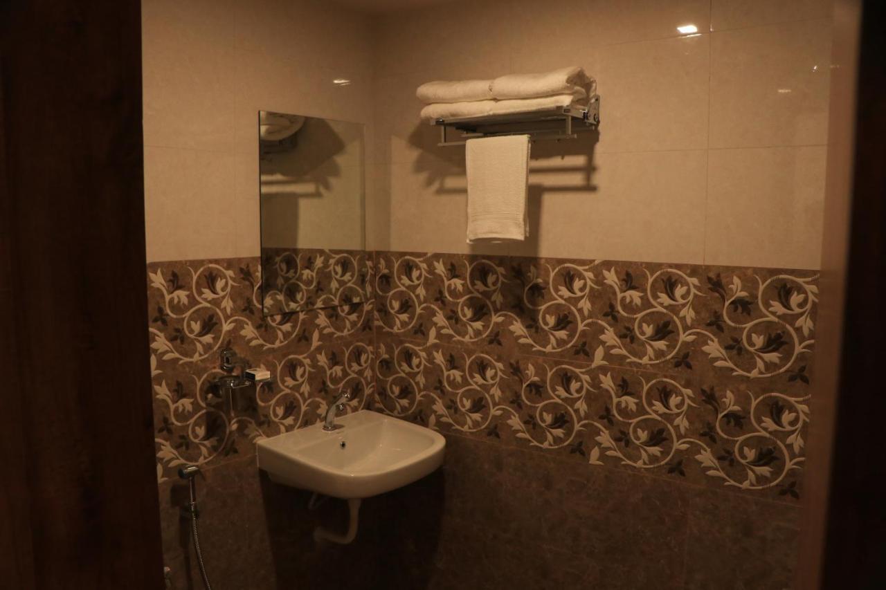 Hotel Viraj Residency Bhuj Ngoại thất bức ảnh
