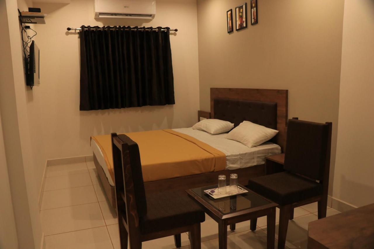 Hotel Viraj Residency Bhuj Ngoại thất bức ảnh